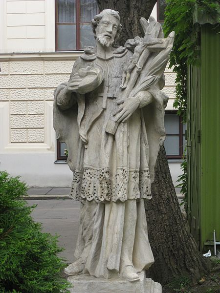 File:1050 Nikolsdorfergasse 26-36 (Hof) - Hartmannspital - Hl. Johannes von Nepomuk-Statue IMG 4384.jpg