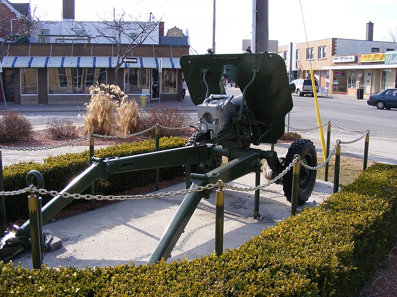 File:105mm M56 OTO Melara howitzer 4.jpg