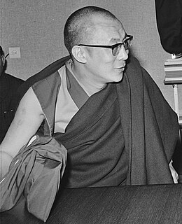 Dalai Lama Tenzin Gyatso: Naam, Achtergrond, De periode 1940-1950