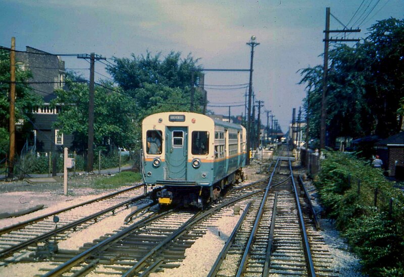 File:19660840 06 Chicago Transit Authority CTA Ravenswood L near Kimball Ave (8854349752).jpg