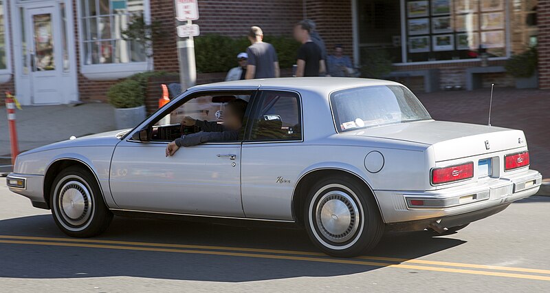 File:1987 Buick Riviera in Silver, rear left side.jpg