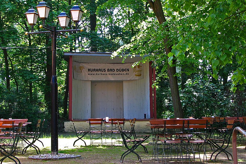 File:2005 Kurpark Bad Düben Kurhaus Bühne.jpg