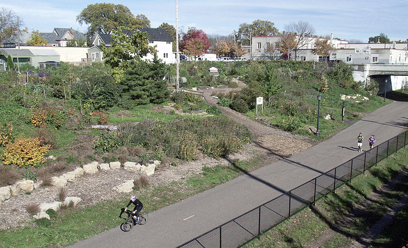 File:2007 community garden Minneapolis 1890093095.jpg