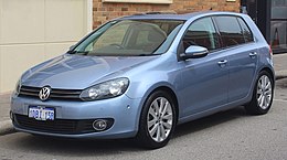 2009-2012 Volkswagen Golf (5K) 118TSI Comfortline 5-door hatchback (2018-11-02) 01.jpg