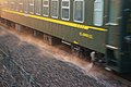 直排型中國鐵路25G型客車將廢水直接排放至軌道上