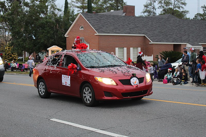 File:2016 Greater Valdosta Community Christmas Parade 043.jpg