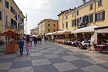 Piazza Vittorio Emanuele, dove ha sede il palazzo Comunale.