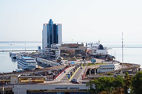 Вид на пассажирский терминал порта