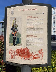 Borne historique de bâtiments et lieu de mémoire placée sur le terre-plein central de la Grande Rue au croisement avec l'avenue de la Division-Leclerc. Elle est dédiée principalement aux Cent-Gardes.