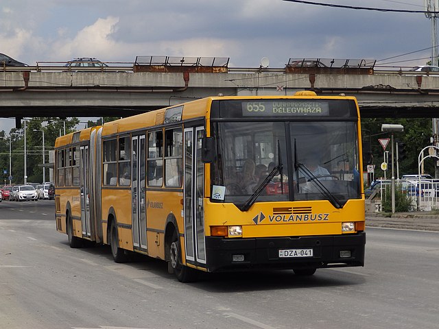 Ikarus 435-ös busz a Népligetnél