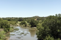 A stretch of the Pedernales River between Fredericksburg and Kerrville in Gillespie County, Texas LCCN2015630495.tif