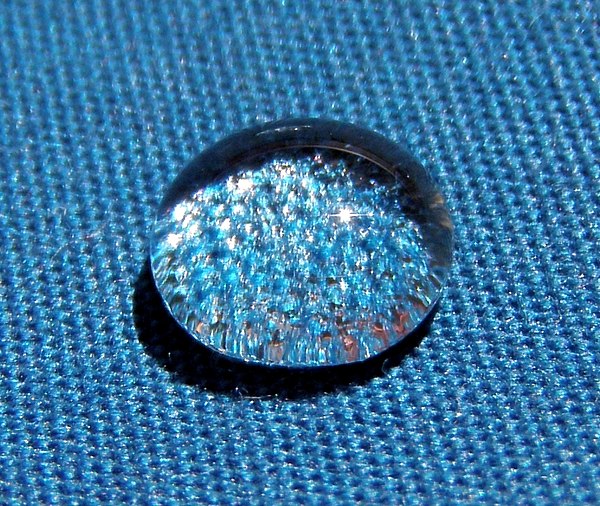 Fluorine-containing durable water repellent makes a fabric water-resistant.