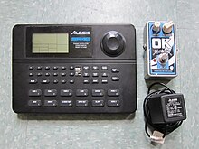 Alesis SR-16 (1991) Alesis SR-16, Devi Ever OK.jpg