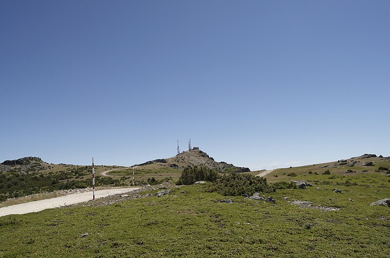 File:Alto del Rey - panoramio (1).jpg