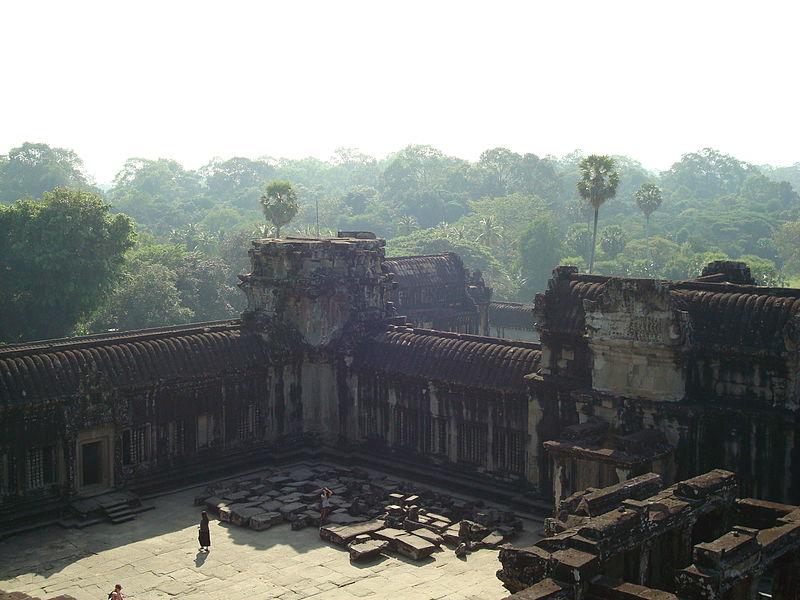 File:Angkor Wat 13 61.JPG