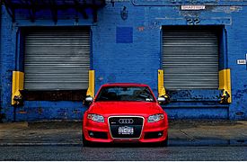 Audi RS4 B7 2006.jpg