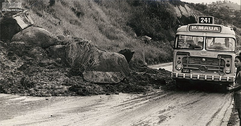 File:Auto-estrada Grajaú-jacarepagua em 1965.jpg