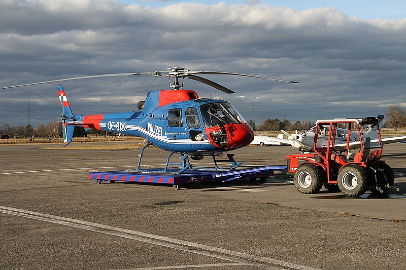 File:BMI Polizeihubschrauber1.jpg