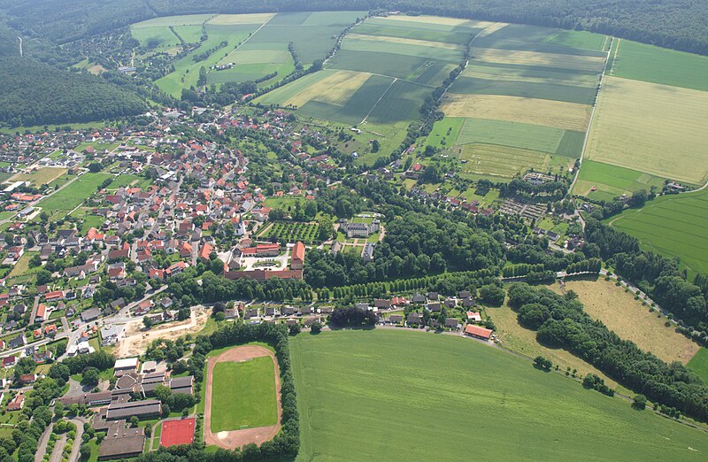 File:Bad Wünnenberg Schloss Fürstenberg Sauerland Ost 582 pk.jpg