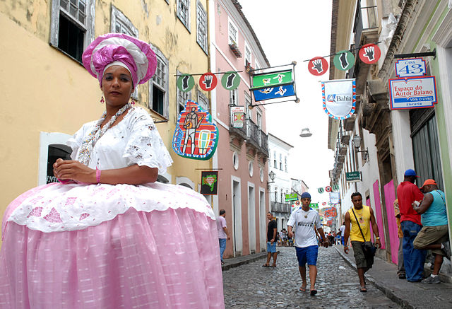 Typical dress of women from Bahia