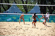 Deutsch: Beachvolleyball bei den Olympischen Jugendspielen 2018; Tag 8, 14. Oktober 2018; Mädchen, Achtelfinale – Mexiko-China 0:2 (15–21/16–21) English: Beach volleyball at the 2018 Summer Youth Olympics at 14 October 2018 – Girls Round of 16 – Mexico-China 0:2 (15–21/16–21)