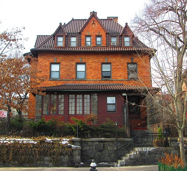 File:Benziger House 345 Edgecombe Avenue from east.jpg