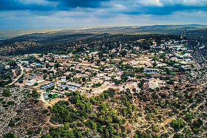 How to get to בית מאיר with public transit - About the place