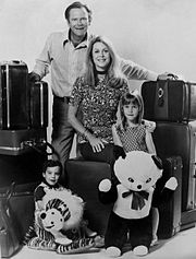 Murphy, pictured alongside fellow Bewitched actors Dick Sargent, Elizabeth Montgomery, and David Lawrence (1971). Bewitched Stephens family 1971.JPG