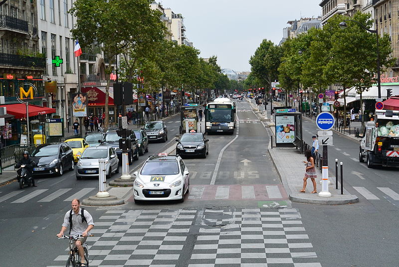 File:Boulevard du Montparnasse 2, Paris 24 August 2013.jpg