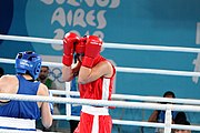 Deutsch: Boxen bei den Olympischen Jugendspielen 2018 Tag 12, 18. Oktober 2018 - Finale Leichtgewicht Mädchen – Oriana Saputo (Argentinien, blau) schlägt Emma Lawson (Australien, rot) 5-0; Ringrichter ist José Romero (Spanien). English: Boxing at the 2018 Summer Youth Olympics on 18 October 2018 – Girls' lightweight Bronze Medal Bout – Oriana Saputo (Argentina, blue) wins over Emma Lawson (Australie, red) 5-0; Referee is José Romero (Spain). Español: Boxeo en los Juegos Olímpicos Juveniles de Verano de 2018 en 18 de octubre de 2018 - Combate de medalla de bronce de las niñas: Oriana Saputo (Argentina, azul) gana a Emma Lawson (Australie, roja) 5-0; Árbitro es José Romero (España).