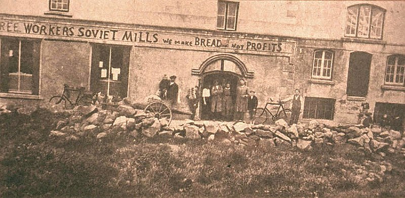 File:Bruree Workers Soviet Mills.jpg