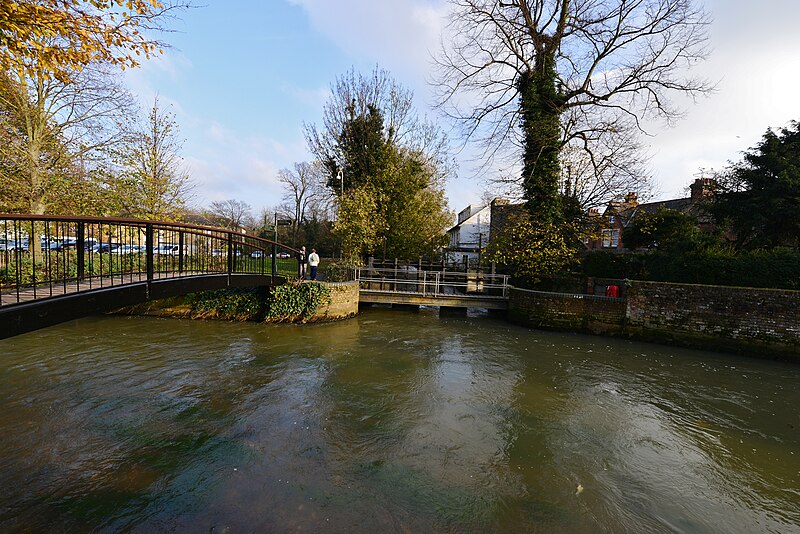 File:CANTERBURY, KENT Where the River Stour divides at the larger North Lane car park.JPG