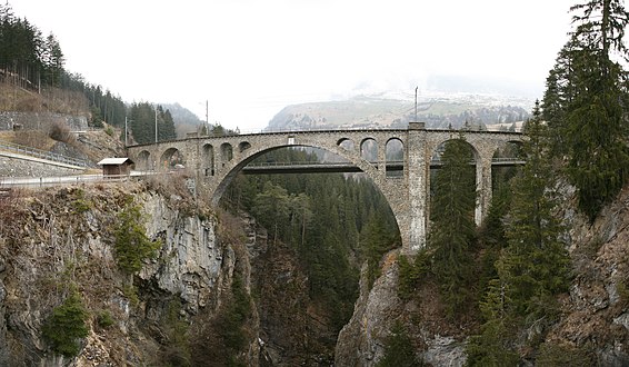The Solis bridge of the Albulabahn Die Solisbrücke der Albulabahn