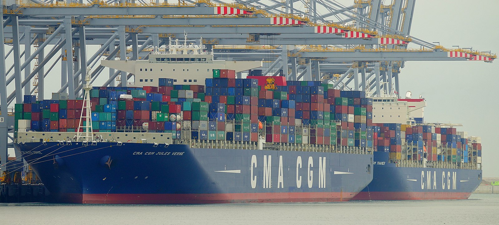 Fichier:CMA CGM Jules Verne & CMA CGM Thames 01.jpg.