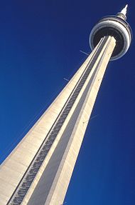 Cn Tower: Historia, Rakennus, Putoavan jään vaara