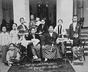 Un bupati de la residentie de Banten (Java Ouest) et sa famille en 1888