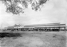 The Semarang Poncol station after its opening in 1914. Possibly c. 1915-1920 COLLECTIE TROPENMUSEUM Station Semarang-West (Pontjol) van de Semarang-Cheribon Stoomtram Maatschappij kort na de opening in 1914 TMnr 10014003.jpg