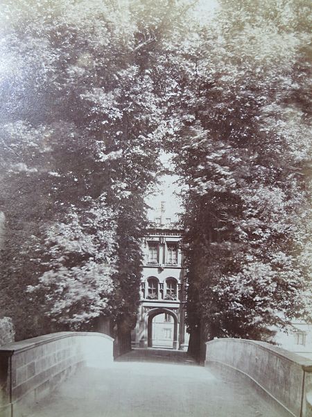 File:Cambridge University, Trinity Bridge.jpg