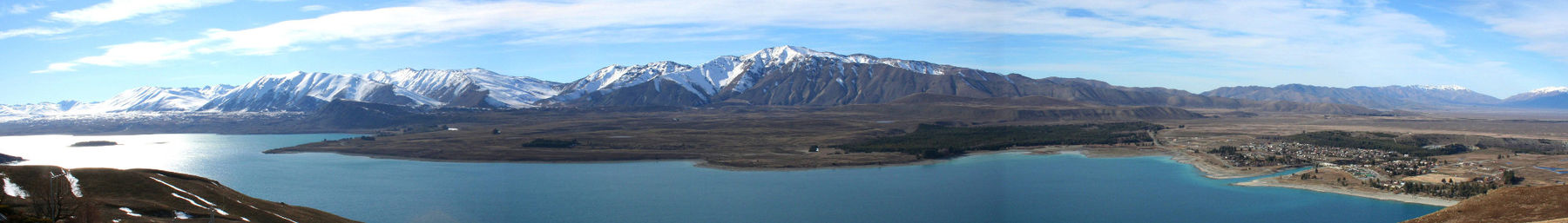 Pemandangan Danau Tekapo dari observatorium Gunung John