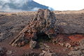 Hornito de scories soudées dans la caldera de l'Enclos Fouqué du Piton de la Fournaise sur l'île de la Réunion .