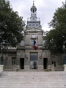 Hôtel de ville de Cognac, façade sud.