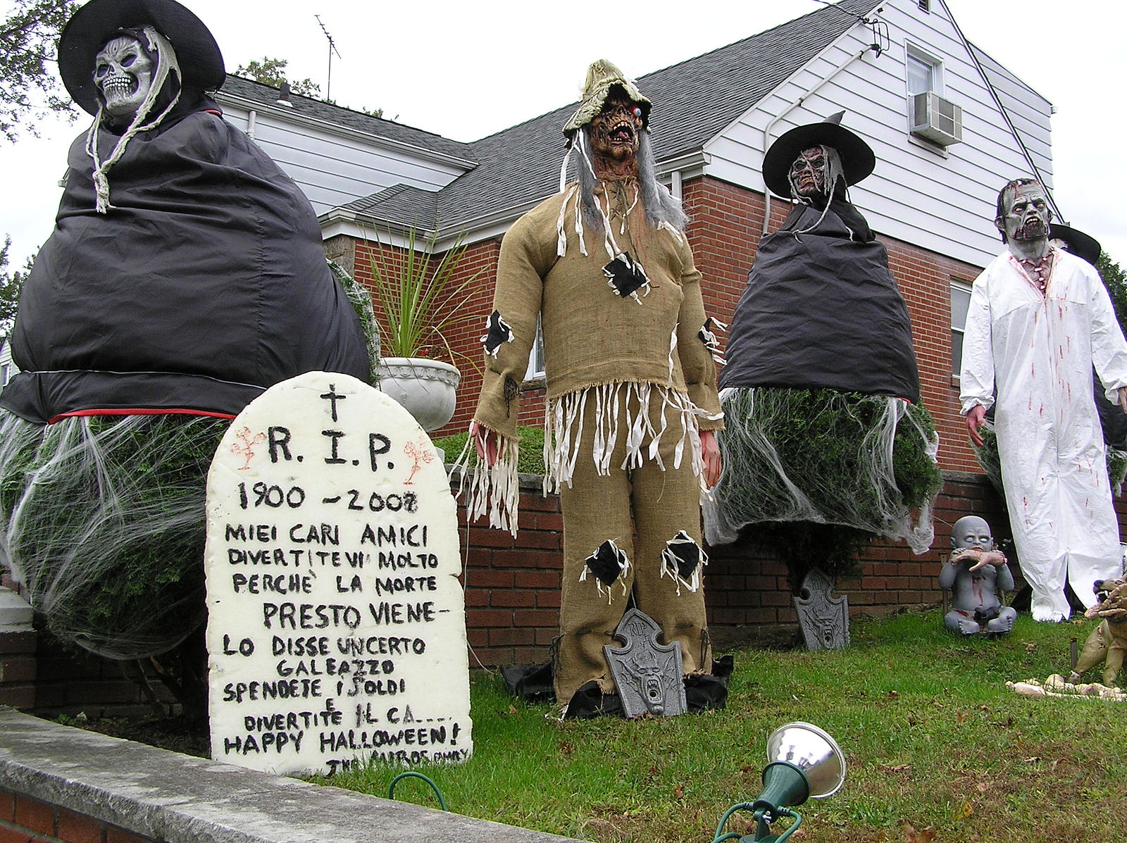 File:Creepy Halloween Costumes 2011.JPG - Wikimedia Commons