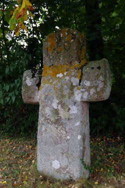 Croix monolithe Pluduno 2.png