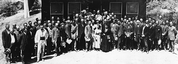 Larmor at the Fourth Conference International Union for Cooperation in Solar Research at Mount Wilson Observatory, 1910