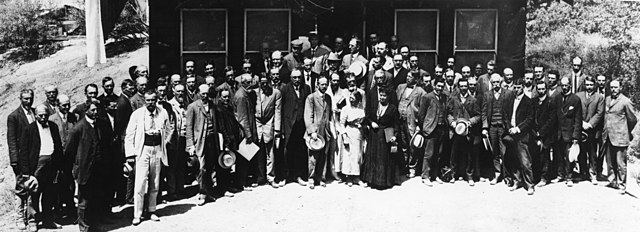 Fabry at the Fourth Conference International Union for Cooperation in Solar Research at Mount Wilson Observatory, 1910