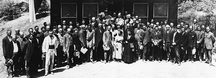 Russell at the Fourth Conference International Union for Cooperation in Solar Research at Mount Wilson Observatory, 1910