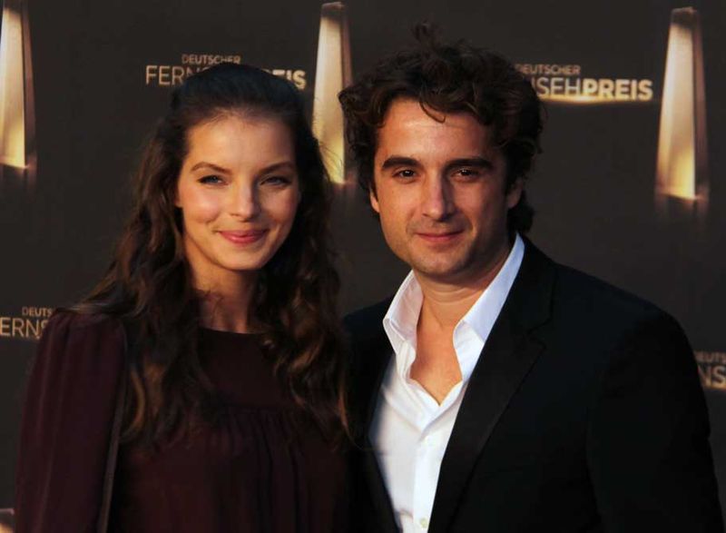 File:Deutscher Fernsehpreis 2012 - Yvonne Catterfeld - Oliver Wnuk.jpg