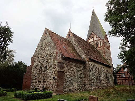 Dorfkirche Zarnekow Suedostansicht