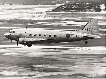 En svensk Douglas C-47A, (DC-3, svensk betegnelse Tp 79), tilsvarende det etterretningsflyet som ble skutt ned av Sovjetunionen 13. juni 1952. Flyet var på militært etterretningsoppdrag for USA under den kalde krigen. Alle åtte ombord omkom.