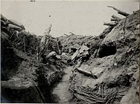 Траншея, зруйнована обстрілом після двох днів відновлювальних робіт на воробіївських висотах, відвойована 11-ю ротою 6-го піхотного полку, 1 липня 1916 р.
